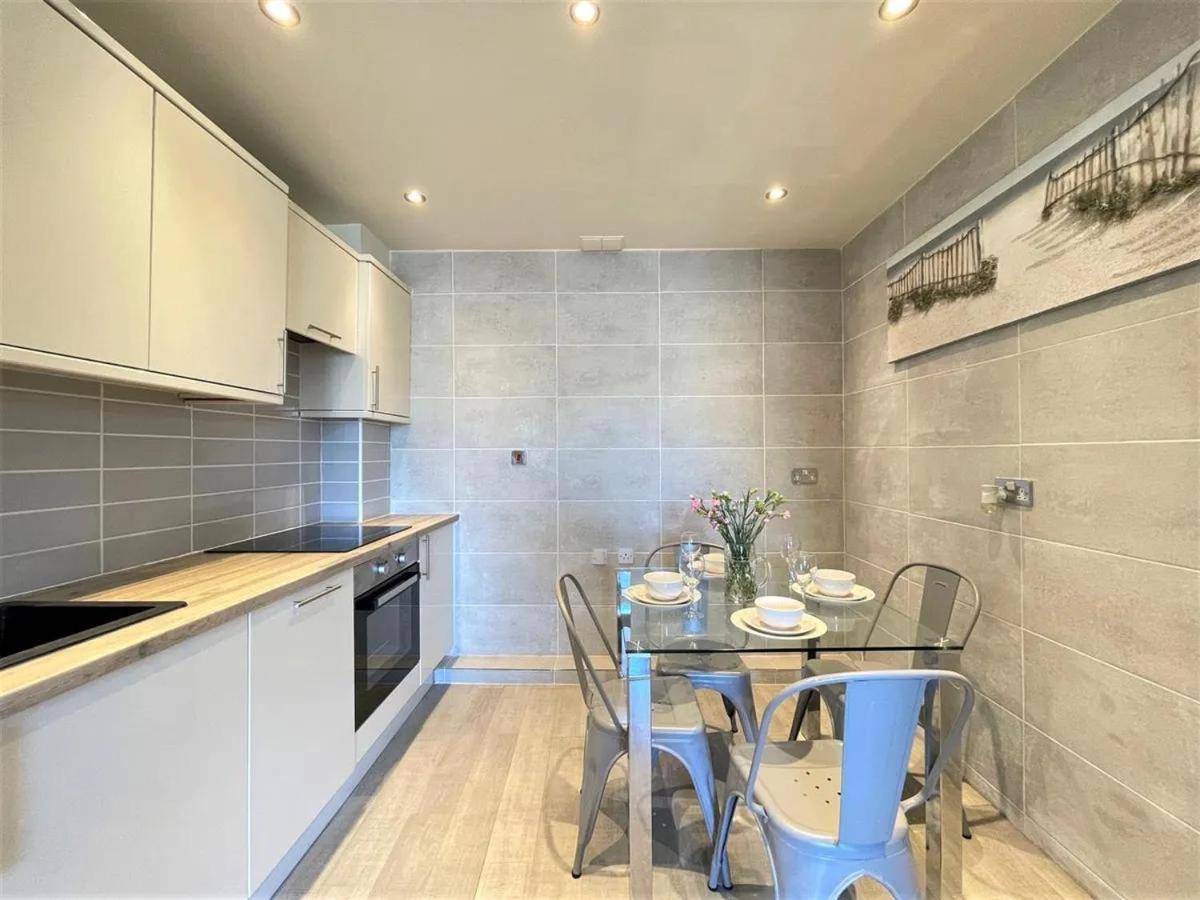 Holiday Home Swansea Bagian luar foto